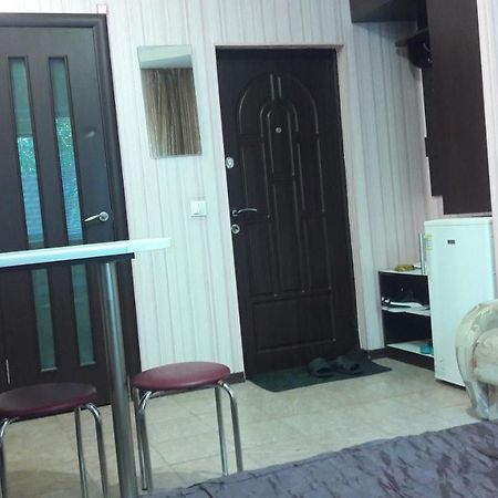 Apartment Derzhavinskaya Charków Zewnętrze zdjęcie